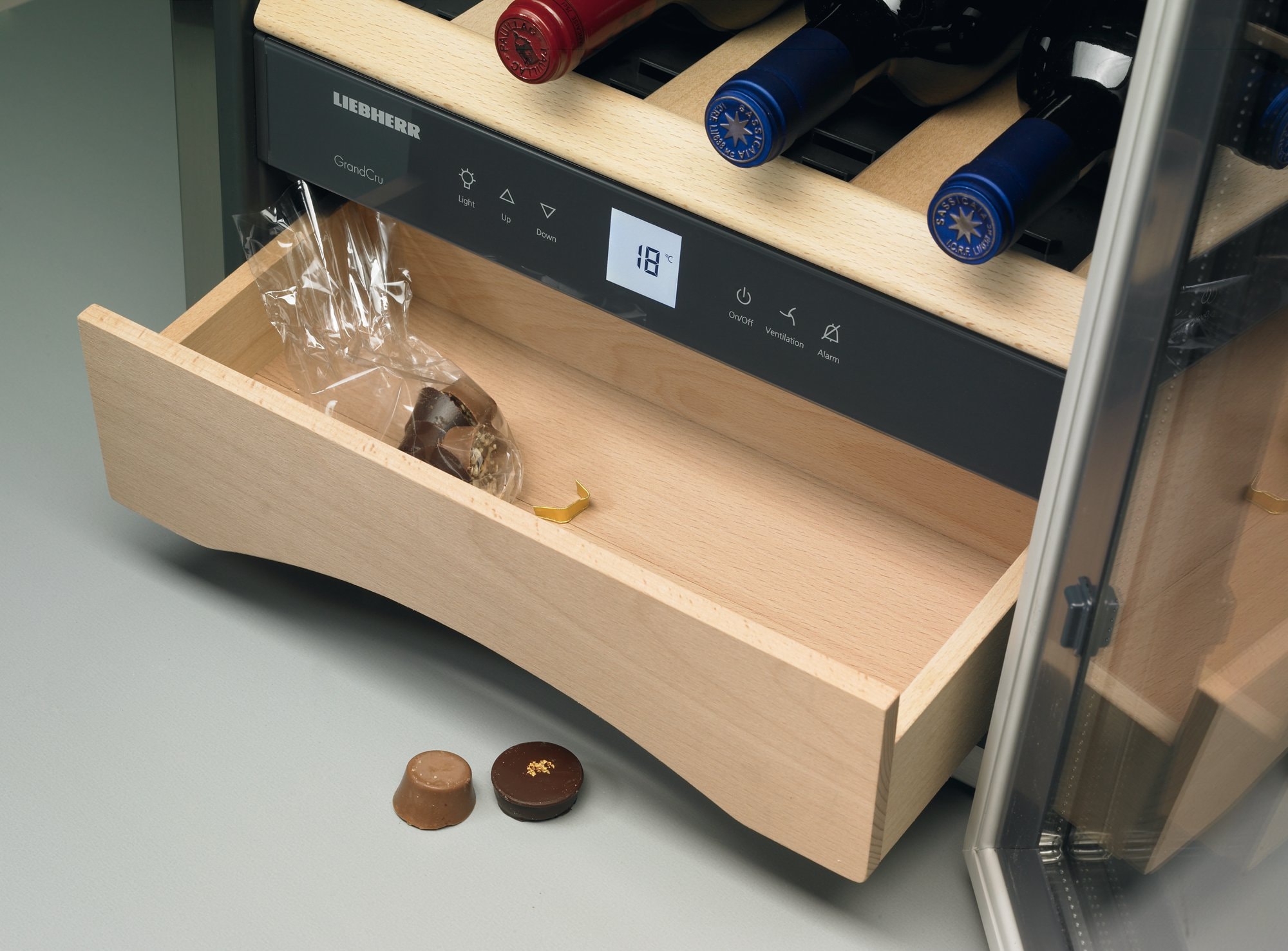 Cave à vin de vieillissement LIEBHERR WKES653 Pas Cher