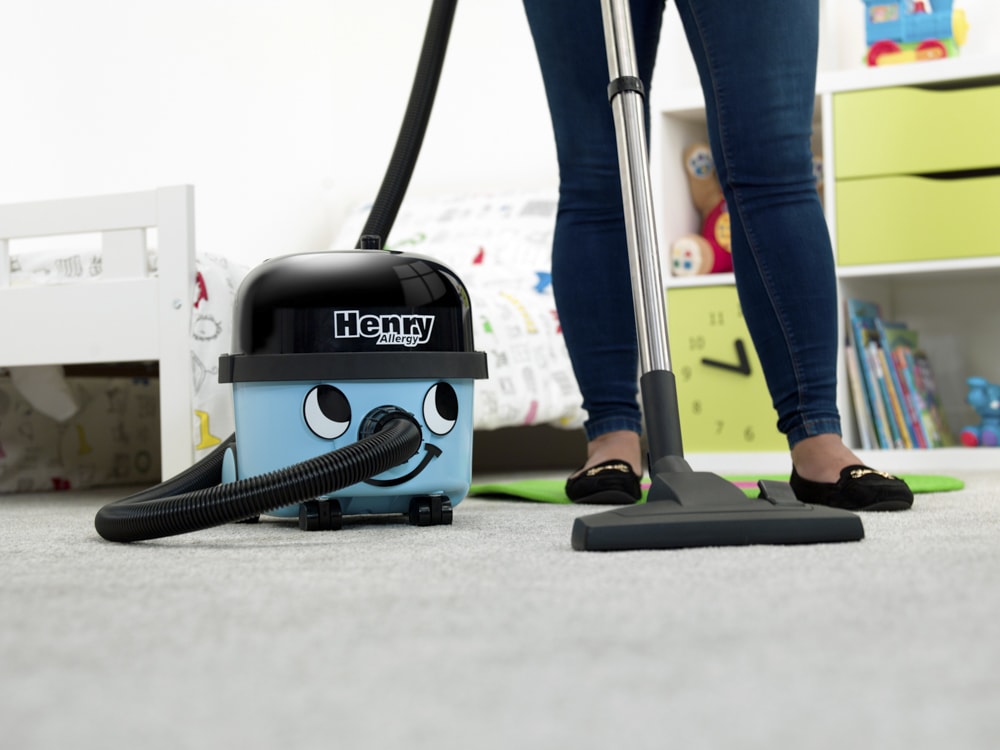 Aspirateur Numatic Henry 1.2kW - Professionnel, 6L, Avec Ou Sans Sac, Câble 10m - Kit 9 Accessoires Inclus