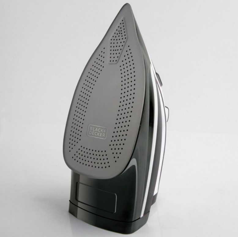 Fer à Repasser Vapeur Black & Decker 2600W - Puissant, Léger Et Avec Semelle Inox - 2