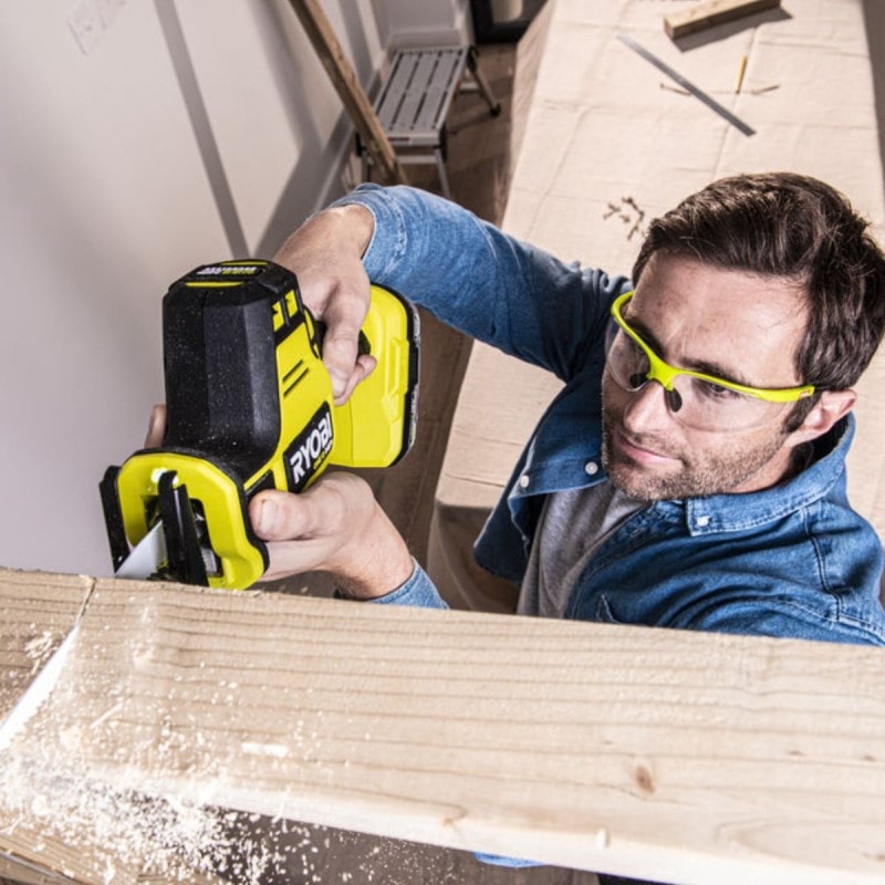 Test Ryobi R18JS-0 (batterie 4 Ah) : une scie sauteuse rapide et