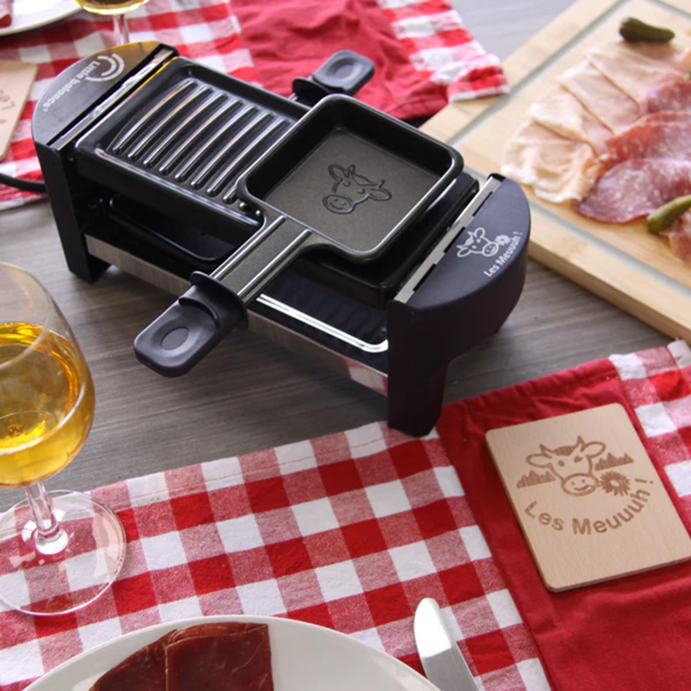 LITTLE BALANCE 8947 Cheese & Divertimento, Griglia per raclette 2 in 1, fino a 6 persone, Senza PFAS, 800 W, Peperoncino LITTLE BALANCE 8947 Cheese & Divertimento, Griglia per raclette 2 in 1, fino a 6 persone, Senza PFAS, 800 W, Peperoncino