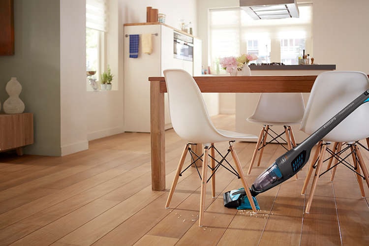PHILIPS Aspirateur balai avec fonction nettoyage Série 8000 Aqua Plus (XC8055/01